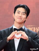 '새신랑' 옥택연, ♥신부 위한 '비공개' 결혼식인데…현장 유출됐다, 사진 확산 [엑's 이슈]