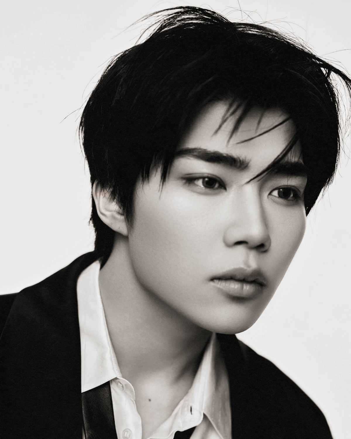 박건욱.