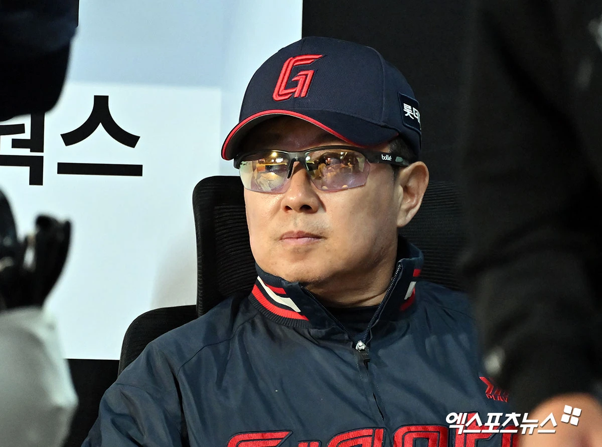 롯데 자이언츠가 우완 선발 제러미 비슬리의 6이닝 1실점 호투와 나승엽의 대형 2점 홈런을 앞세워 KT 위즈를 꺾었다. 롯데는 6일 수원 케이티위즈파크에서 열린 2026 신한 SOL KBO리그 정규시즌 KT 원정 경기에서 8-1로 이겼다. 이날 롯데는 장단 16개 안타를 뽑아내며 전날 4-5 한 점차 석패에 설욕했다. KT는 팀 타율(0.277·5일 기준) 1위란 명색이 무색하게 기회를 살리지 못하며 패배했다. 이날 경기는 8시 20분께 케이티위즈파크 외부 쓰레기 분리수거장에서 화재가 발생해 연기가 그라운드까지 들어오면서 경기가 20여분 중단되기도 했다. 박종훈 경기 감독관 및 심판진은 인명 피해가 없고 경기를 취소할 정도의 건이 아니기 때문에 연기가 빠진 뒤 경기 속행을 결정했다. 수원, 김한준 기자