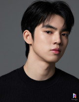 '차은우·김선호 한솥밥' 차준환, 물오른 비주얼 새 프로필…'소년미의 정석'