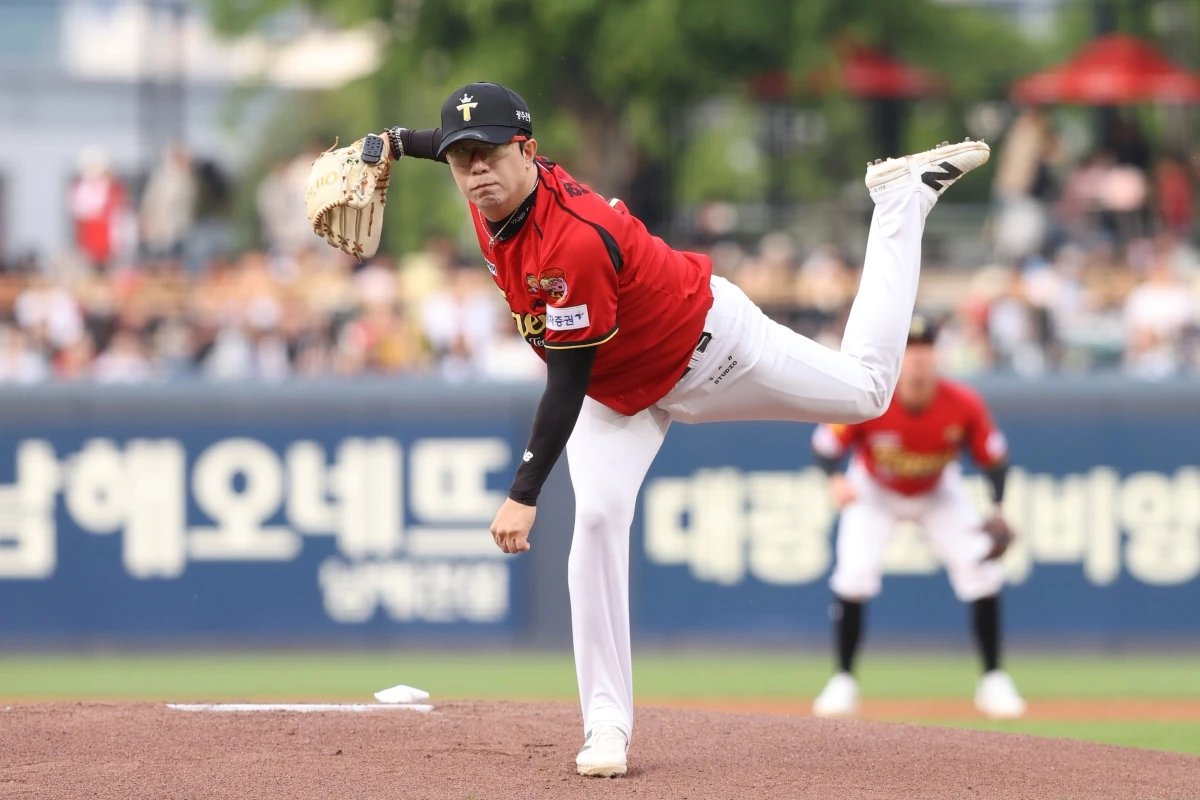 7일 오후 광주-KIA챔피언스필드에서 열린 '2026 신한 SOL KBO리그' 한화 이글스와 KIA 타이거즈의 경기, KIA 선발 양현종이 공을 힘차게 던지고 있다. KIA 타이거즈