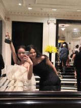 블랙핑크 지수, 정호연과 '블랙 앤 화이트'로 케미 과시 [★해시태그]
