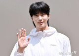 변우석 승무원 누나 포착…173cm '우월한 유전자', 보조개도 똑같네 [엑's 이슈]