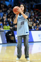 '챔프전 8회' 천하의 김단비가 왜 떨린다, 잠도 못 잤다 고백했나…KBL 챔프전 시투→'이색' 3점슛 시도 [고양 현장] 