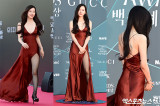 문가영이 문가영했다 앞뒤로 파격적인 슬립 드레스 자태