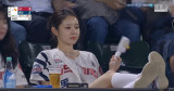 맹승지, 야구장 테이블에 발 올린 비매너 관람…알고보니 AI였다 "그냥 트렌드" [엑's 이슈]