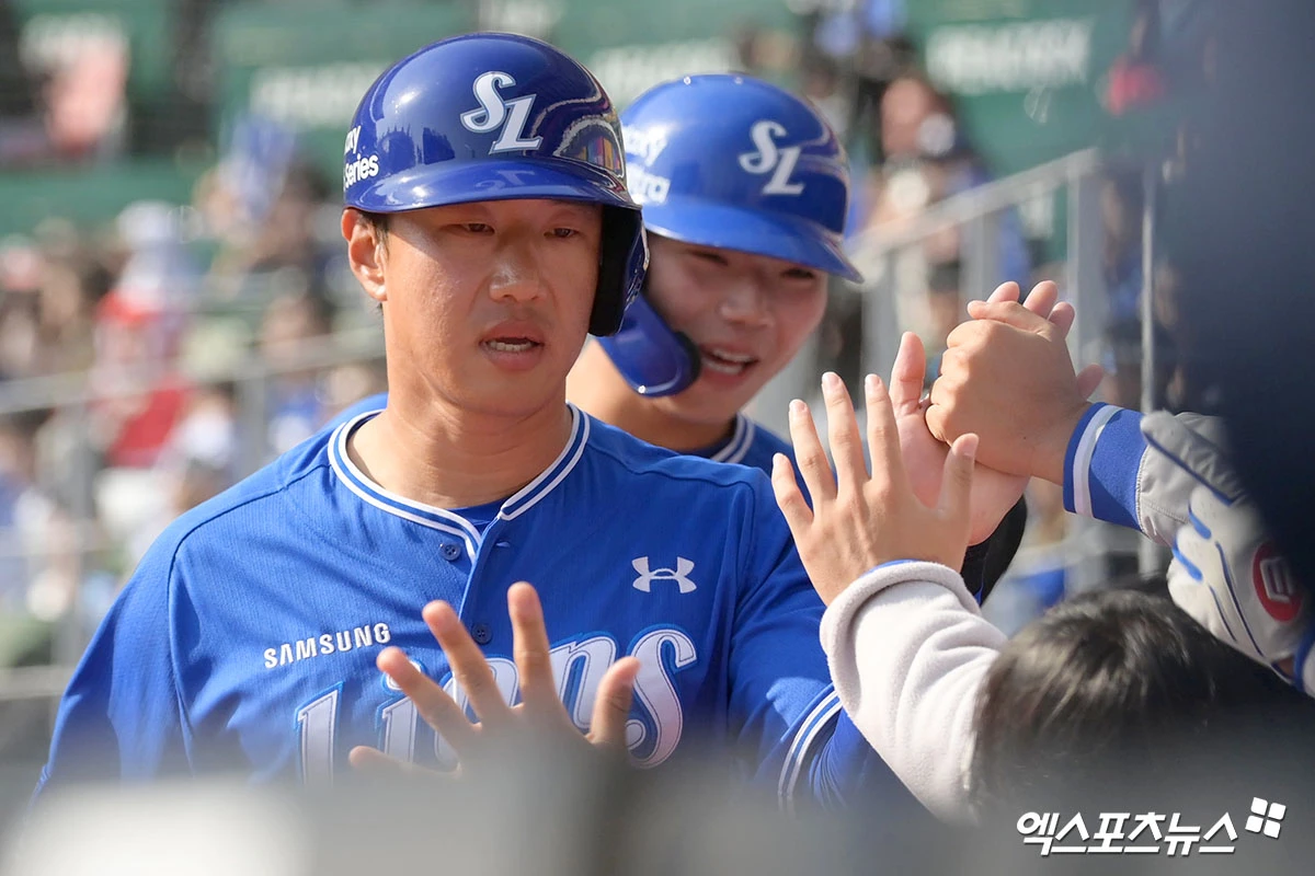 KBO는 11일 데일 외에도 외야수 이성규(사진·삼성 라이온즈), 외야수 김주성(LG 트윈스), 투수 손주환, 내야수 오태양, 투수 이준혁(이상 NC 다이노스), 투수 김정운(KT 위즈) 말소 소식을 알렸다. 야수 쪽에서 이성규는 올 시즌 12경기에 출전해 타율 0.111, 9타수 1안타, 6삼진, 6볼넷으로 부진했다. 오태양도 올 시즌 7경기에 출전해 5타수 무안타, 3삼진, 3볼넷에 그쳤다. 김주성 역시 1군 콜업 뒤 단 2타석(2타수 무안타)만 소화하고 다시 2군으로 내려갔다.   투수 쪽에서 손주환은 올 시즌 7경기 등판 승패 없이 평균자책 12.00, 9탈삼진, 6볼넷에 머물렀다. 이준혁은 올 시즌 14경기에 등판해 1홀드 평균자책 3.29, 13탈삼진, 11볼넷을 기록했다. 김정운은 올 시즌 1경기 등판(2이닝 1피안타 1탈삼진 무실점) 뒤 2군행 통보를 받았다. 엑스포츠뉴스DB