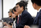 최휘영 장관 야구는 잘 성장하는데 축구는 이슈 많다더라…문체부, 축구협회-프로연맹과 공생 방안 어떤 시각? [현장인터뷰]