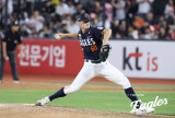 '잭 쿠싱 감사합니다' 한화와 마지막 날 SV, 멋진 이별→문현빈+페라자 홈런포로 완성…KT 5-3 제압+연승 질주 [수원:스코어] 