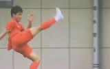 "韓 축구 앞에서 멋진 회오리 쿵후킥!" 中 팬들 신났다…한국 4-2 격파→"K-드라마보다 더 재밌어"