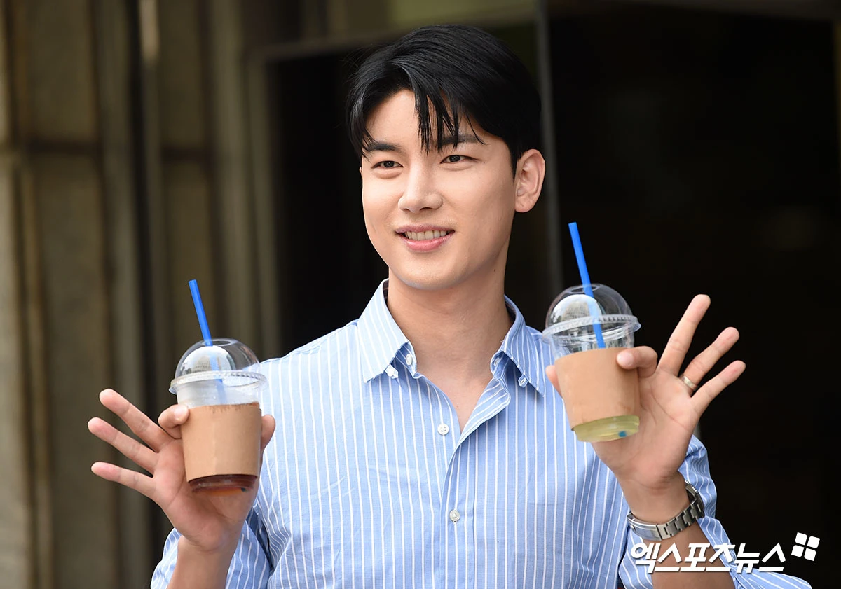 노지훈.