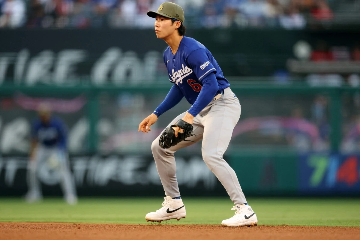 LA 다저스 내야수 김혜성은 18일(한국시간) 미국 캘리포니아주 애너하임의 에인절 스타디움에서 열린 LA 에인절스와의 2026 미국 메이저리그(MLB) 정규시즌 원정 경기에서 9번 타자 2루수로 선발 출전해 3타수 2안타 1볼넷 1타점 2득점을 기록했다. 시즌 타율 0.274(95타수 26안타). 이날 김혜성은 다저스가 2-0으로 앞서 있던 4회초 2사 1, 2루 상황에서 1루수 땅볼을 쳤지만 전력 질주로 내야 안타를 만들었다. 이후 다저스의 타선이 폭발해 4회에만 5점을 뽑아냈고, 이후 미국 스포츠넷 LA 해설가는 다저스의 5득점을 두고 김혜성이 1루로 전력 질주를 했기에 나온 일이라고 칭찬했다. 연합뉴스