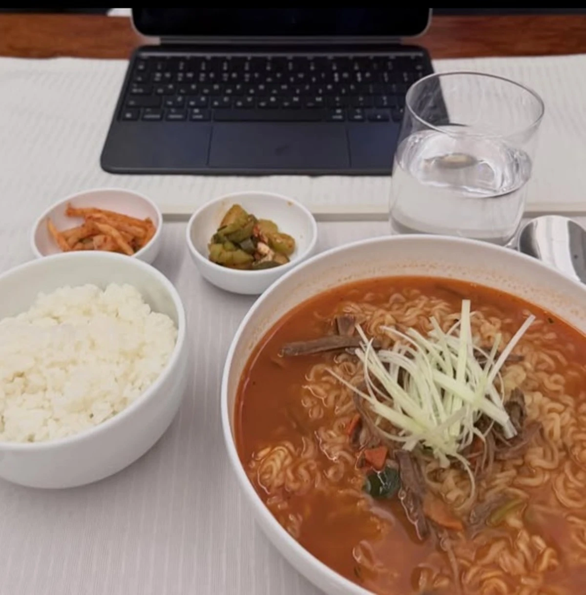 한소희 SNS