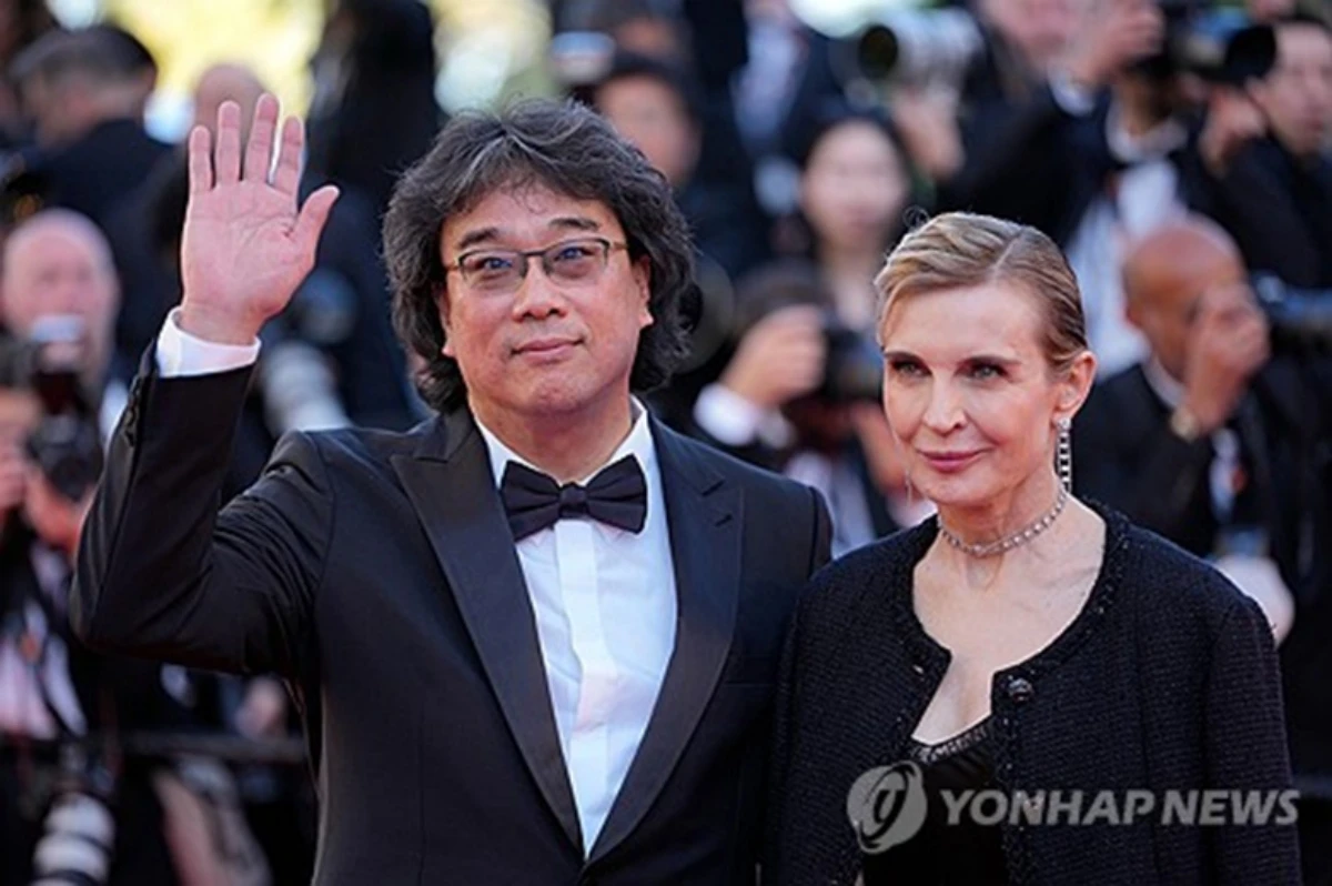 봉준호 감독과 프랑스 영화 프로듀서 Mélita Toscan du Plantier.
