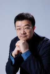 연상호 샤를리즈 테론 같은 전지현, 걷기만 해도 태가 달라 (군체)[엑's 인터뷰]
