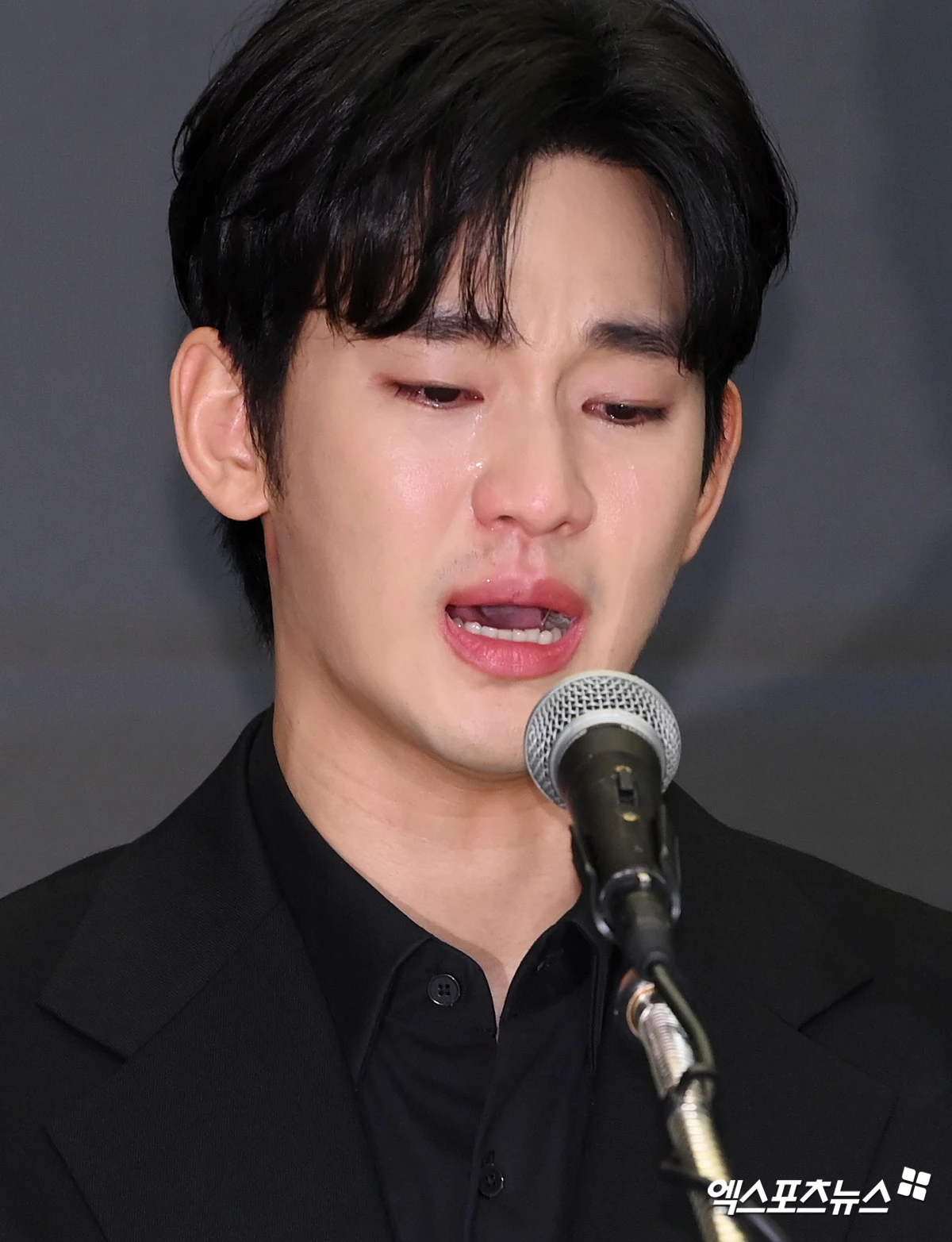 김수현.