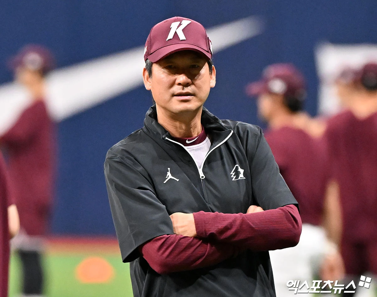 설종진 감독이 이끄는 키움 히어로즈가 29일 서울 고척스카이돔에서 열린 2026 신한 SOL KBO리그 KT 위즈와의 팀 간 7차전에서 1-7로 졌다. 6연패의 수렁에 빠지며 탈꼴찌가 더 어려워졌다. 사진 엑스포츠뉴스 DB