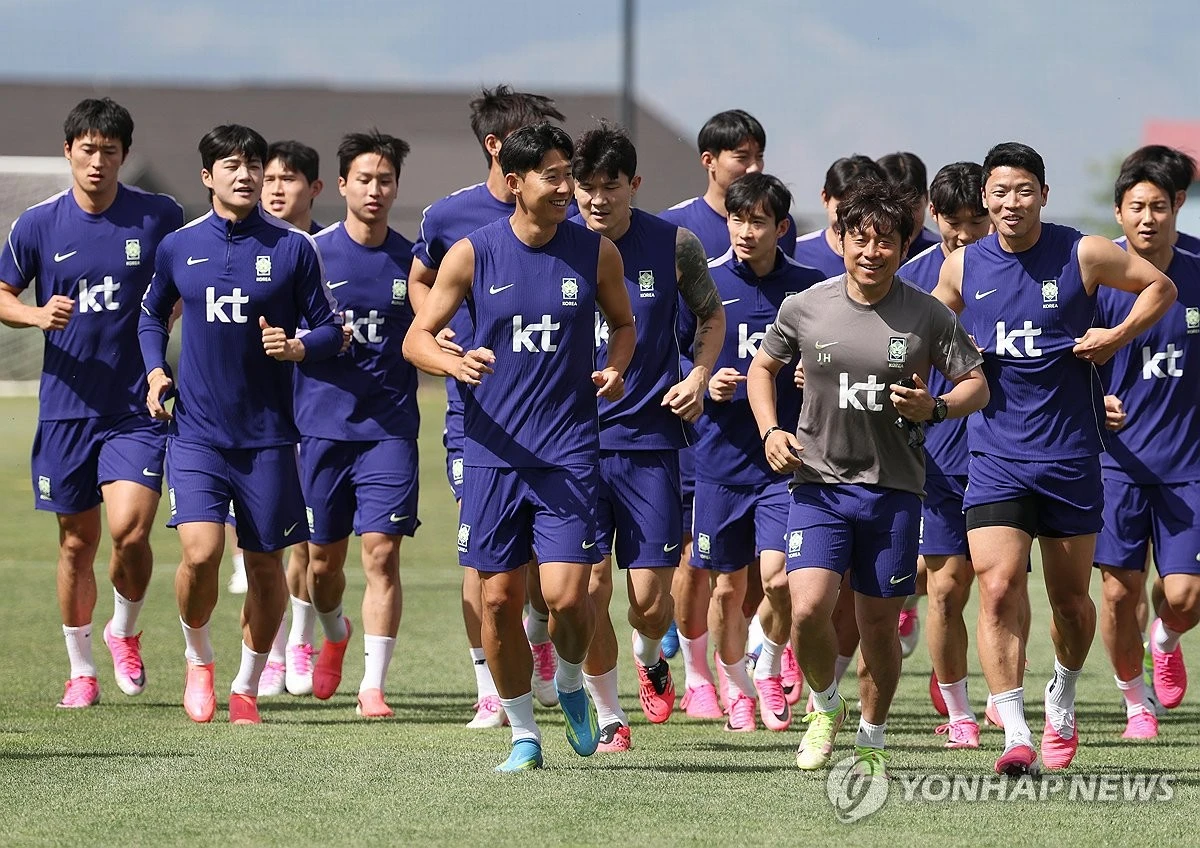 약 2주간 고지대에 적응하기 위한 시간을 보낸 홍명보호가 선수들의 상태를 점검할 시간이다. 2026 국제축구연맹(FIFA) 북중미 월드컵 본선을 앞두고 마지막으로 치러지는 두 번의 친선경기 중 첫 번째 경기가 킥오프한다. 홍명보호가 트리니다드토바고전 선발 명단을 공개했다. 사진 연합뉴스