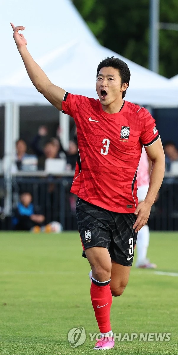 홍명보호가 2026 국제축구연맹(FIFA) 북중미 월드컵 본선을 앞두고 치러지는 두 번의 평가전 중 첫 번째 경기에서 기분 좋은 승리를 거뒀다. 대표팀의 주장 손흥민과 교체로 투입된 조규성, 황희찬 등 공격진이 골맛을 보면서 대회 직전 득점 감각을 끌어올렸다는 점이 고무적이다. 사진 연합뉴스