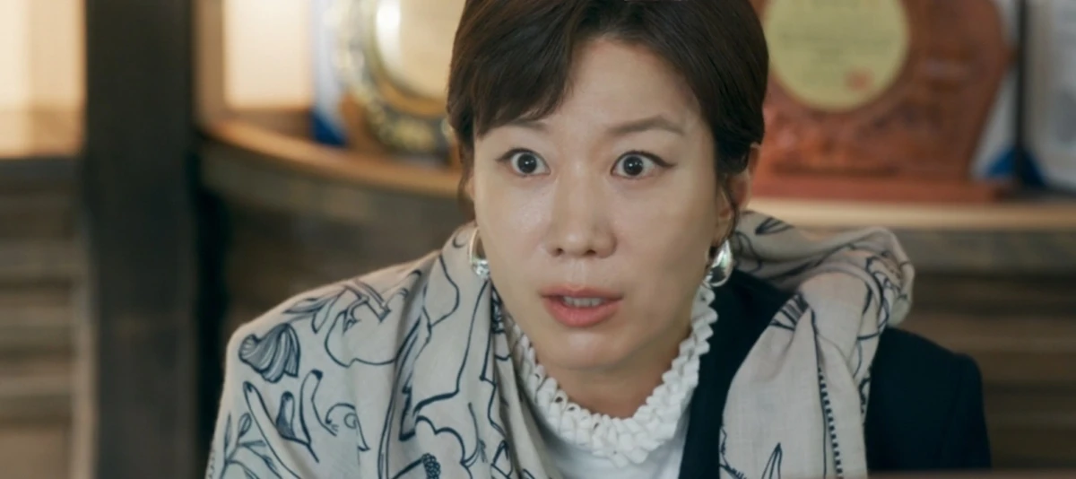 배우 전혜진이 JTBC '신입사원 강회장'에서 연기 내공을 자랑했다.