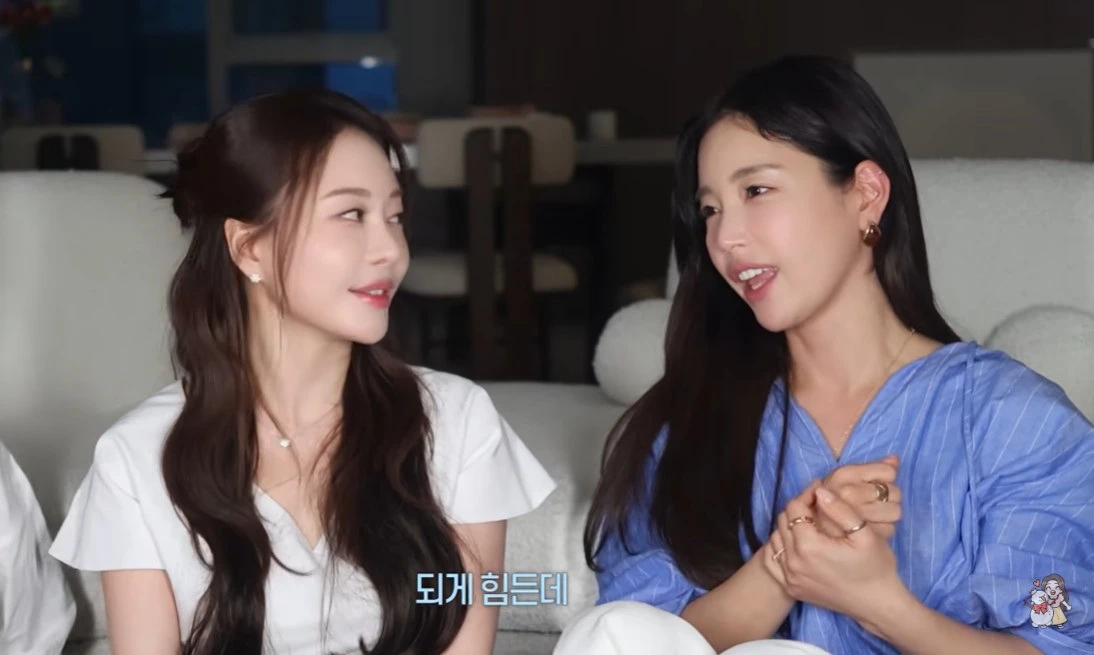 유튜브 채널 '아옳이'에 출연한 기은세