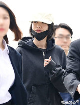 나나 자택 침입범, "칼에 맞아서 5cm 베였다" 피해 주장…증거 제출 예고
