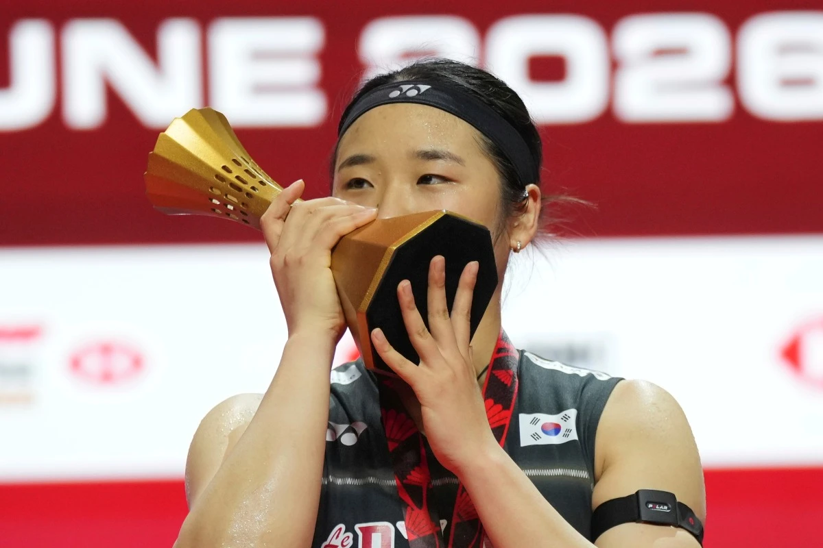 배드민턴 여자단식 세계랭킹 1위 안세영(삼성생명)은 7일(한국시간) 인도네시아 자카르타의 이스토라 세나얀에서 열린 2026 세계배드민턴연맹(BWF) 월드투어 인도네시아 오픈(슈퍼 1000) 여자단식 결승에서 일본의 야마구치 아카네(세계 3위)를 39분 만에 게임스코어 2-0(23-21 21-12)로 꺾고 우승을 차지했다. 이날 승리로 안세영은 국제대회 여자단식 50번째 타이틀을 손에 넣었다. 배드민턴 전문매체 배드민턴랭크스는 안세영이 불과 24세 나이에 50번째 우승을 달성하자 감탄을 표하면서 축하 메시지를 보냈다. 연합뉴스