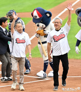 젠슨 황 엔비디아 CEO와 박정원 두산그룹 회장 ‘시구와 시타 마쳤어요’[포토]