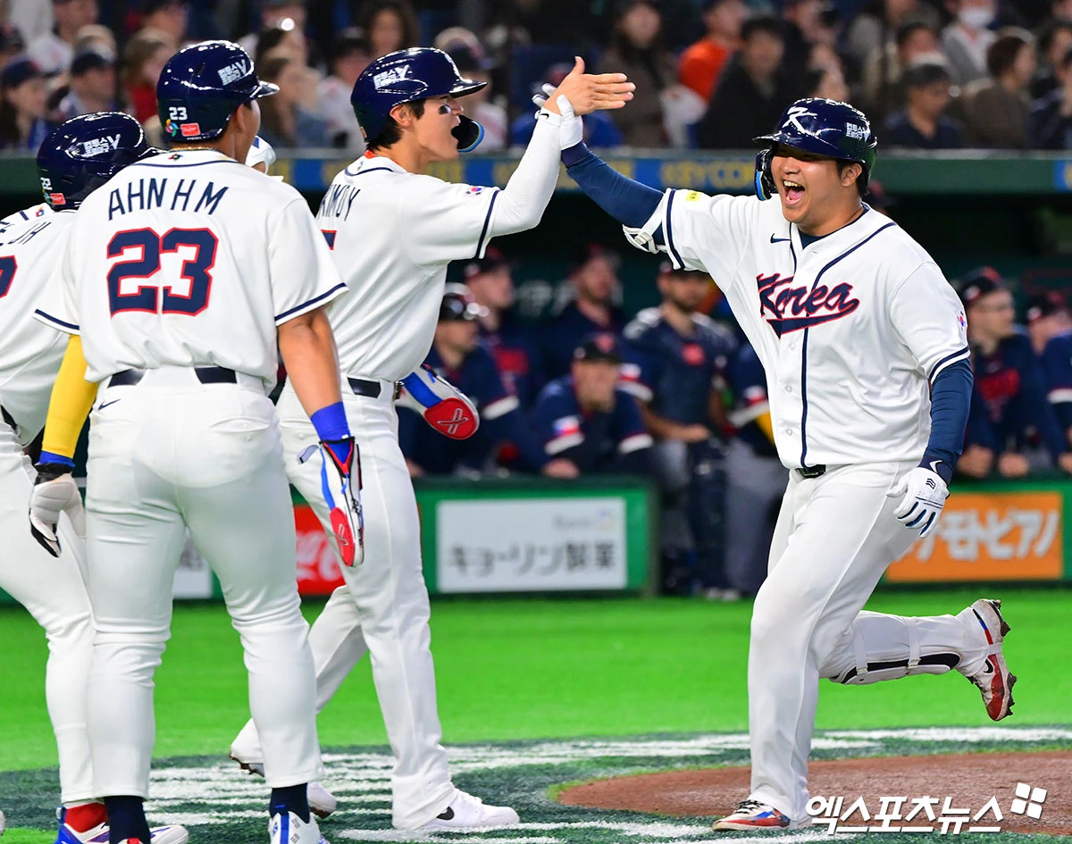 5일 오후 일본 도쿄돔에서 열린 2026 월드베이스볼클래식(WBC) C조 체코와 대한민국의 경기, 1회말 1사 만루 한국 문보경이 만루 홈런을 날린 후 기뻐하고 있다. 엑스포츠뉴스 DB