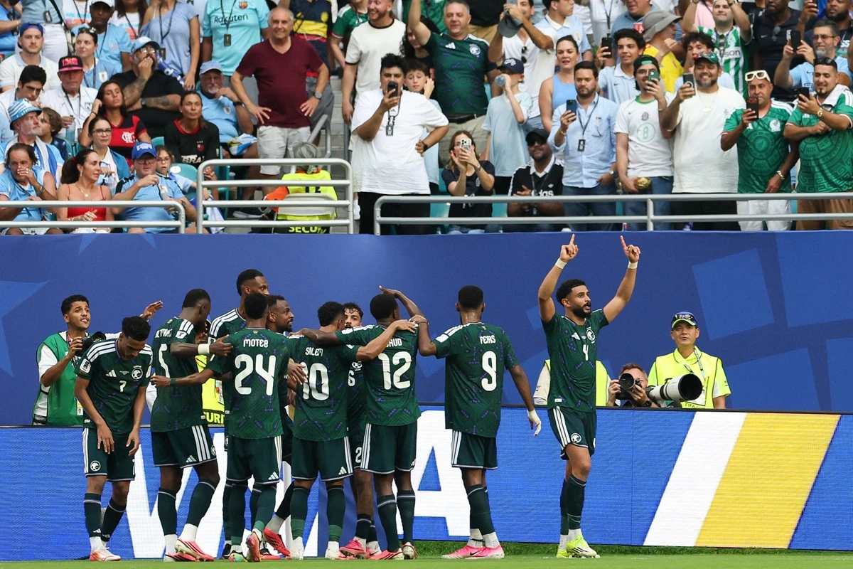 FIFA 랭킹 61위 사우디아라비아 16일(한국시간) 미국 마매이매가든스의 마이애미 스타디움에서 열린 2026 FIFA 북중미 월드컵 조별리그 H조 1차전에서 FIFA 랭킹 16위 우루과이와의 경기에서 1-1 무승부를 기록, 승점 1점을 챙겼다. 사진 연합뉴스