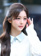 설윤, 무대서 허리 통증에 눈물…"회사도 쉬라고 했는데, 내가 하고 싶었다" [엑's 이슈]
