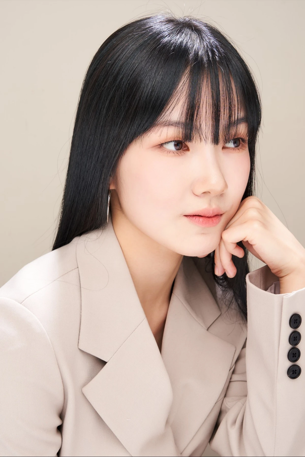 권인서.