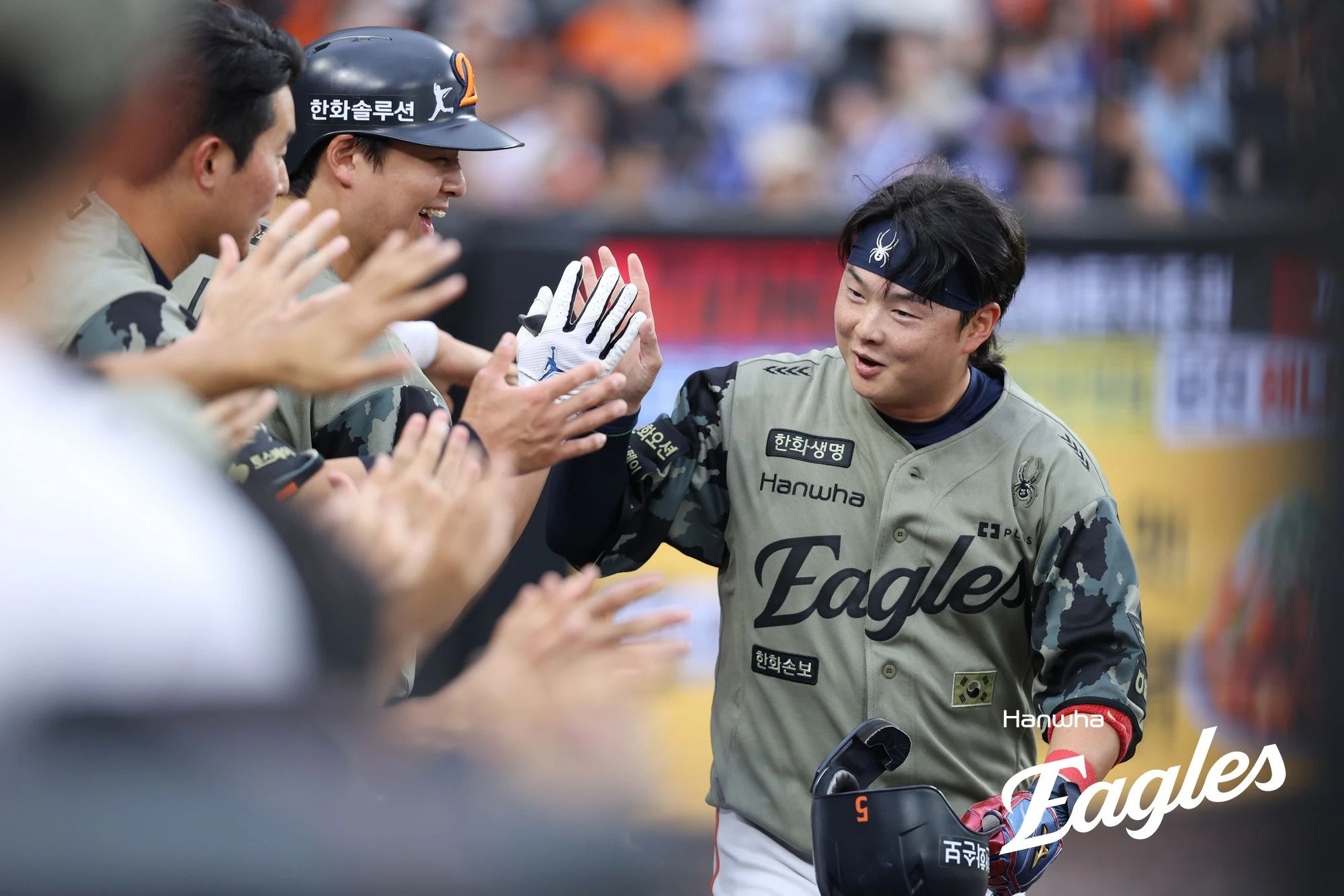 한화 이글스 내야수 이도윤이 19일 대전 한화생명 볼파크에서 열린 2026 신한 SOL KBO리그 삼성 라이온즈와의 팀 간 7차전에서 1회말 선두타자 2루타 출루 후 상대 실책으로 득점을 기록했다. 사진 한화 이글스