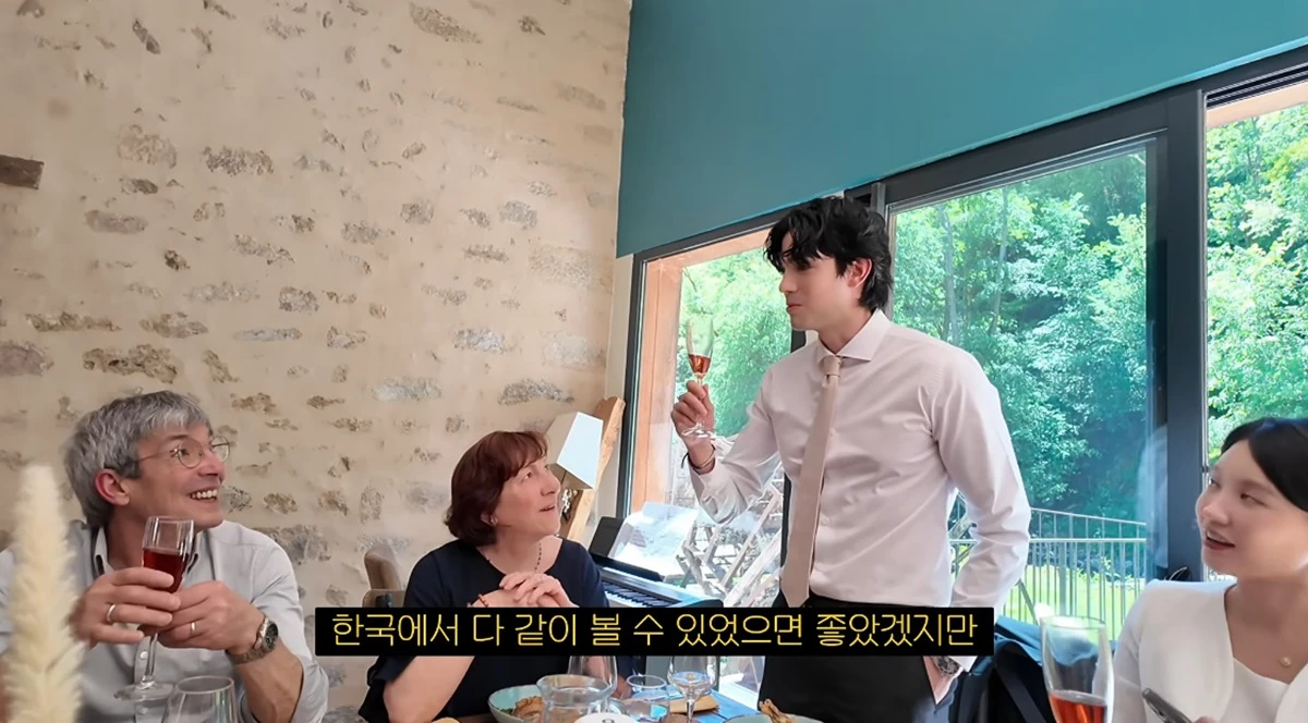 유튜브 채널 '로부부'