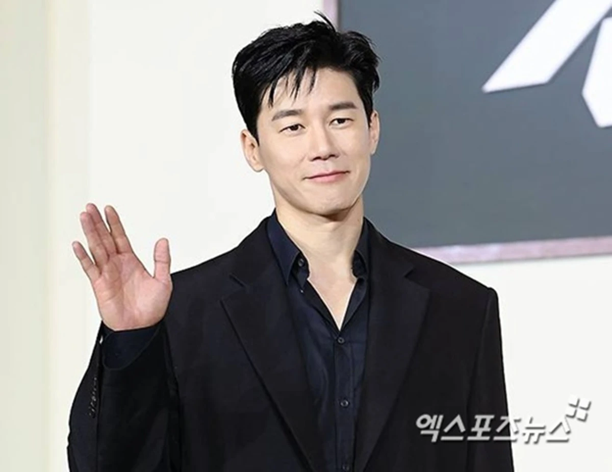 배우 김무열