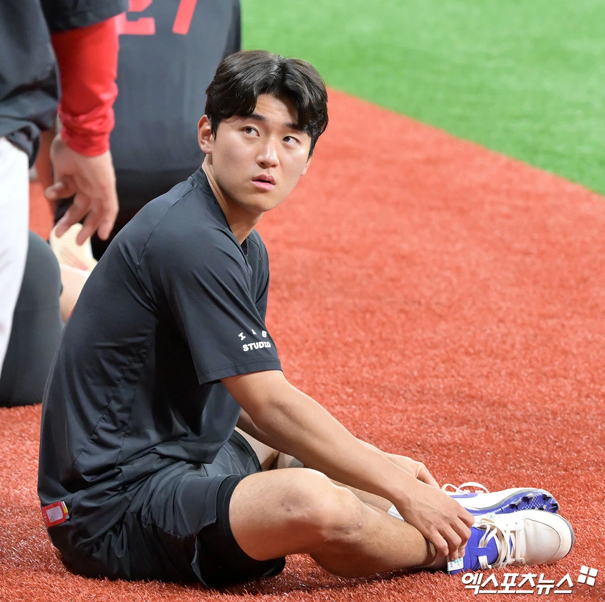 24일 오후 서울 구로구 고척스카이돔에서 열리는 '2026 신한 SOL Bank KBO리그' KIA 타이거즈와 키움 히어로즈의 경기, KIA 김도영이 훈련에 임하고 있다. 고척, 김한준 기자
