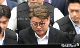 [공식] 김호중 출소 D-4…복귀보다 먼저 택한 건 "양쪽 발목 수술"