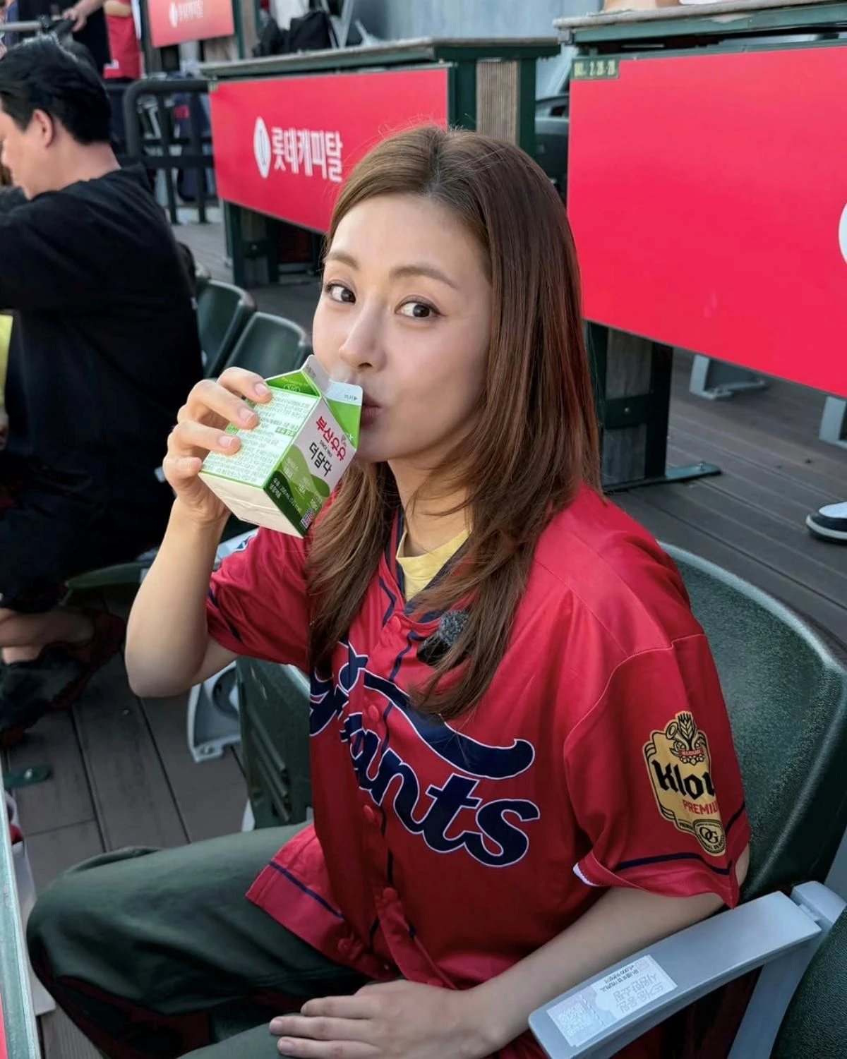 배우 강소라, 14년 전과 같은 동안 미모 자랑