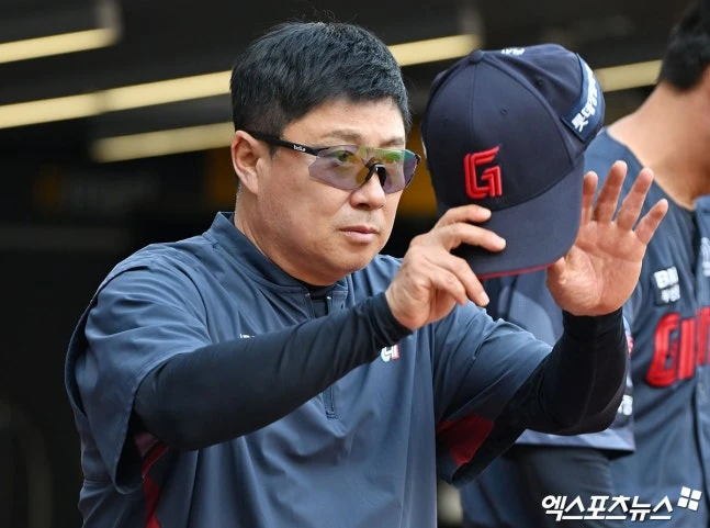 김태형 감독이 이끄는 롯데 자이언츠가 올해 5월 이후 5할 승률을 유지, 최하위권에서 벗어나며 5강권 도약의 발판을 마련했다. 사진 엑스포츠뉴스 DB