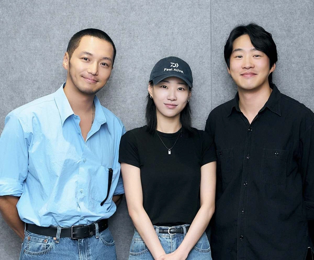 '티파니♥' 변요한, 약지에 반지 끼고 열일...영화 '손 없는 날' 크랭크인 - 뉴스 썸네일 이미지