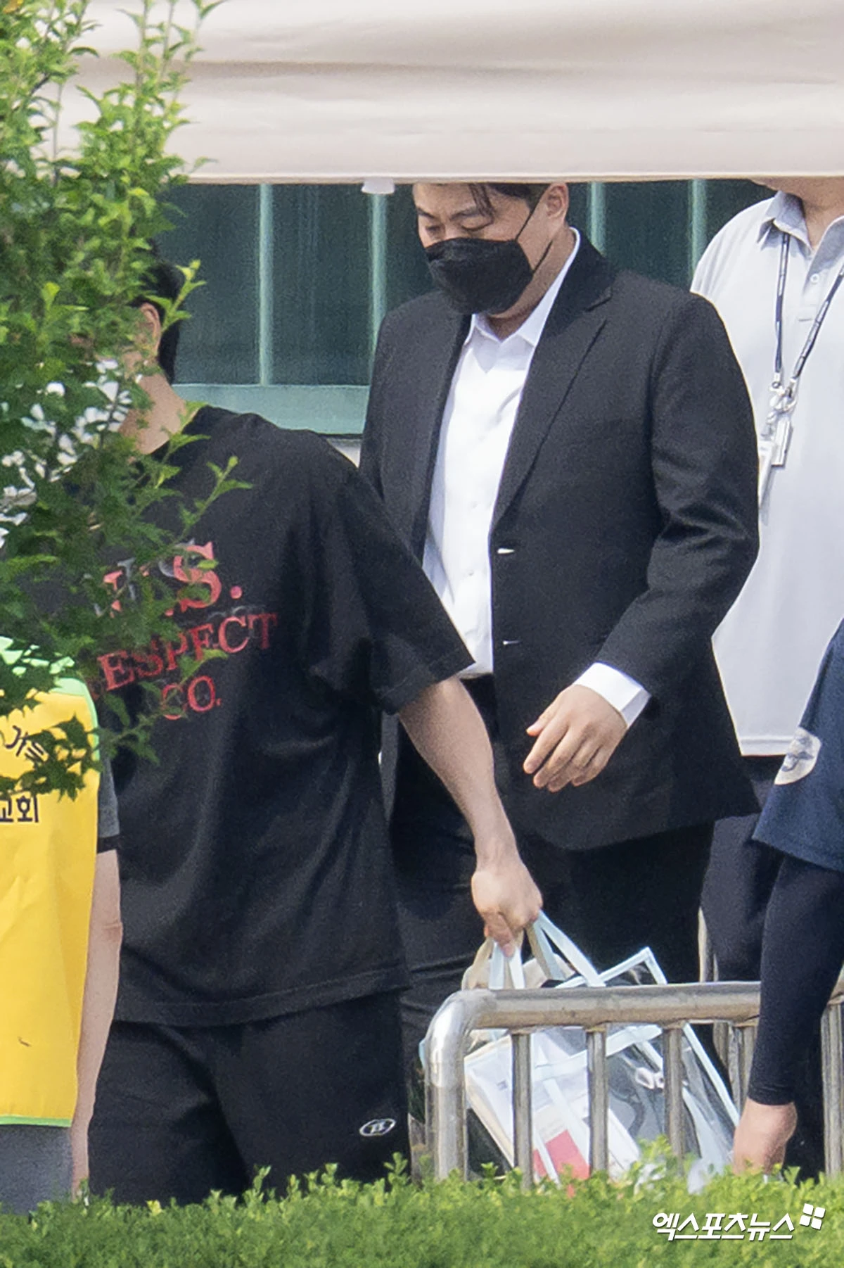 김호중이 출소했다