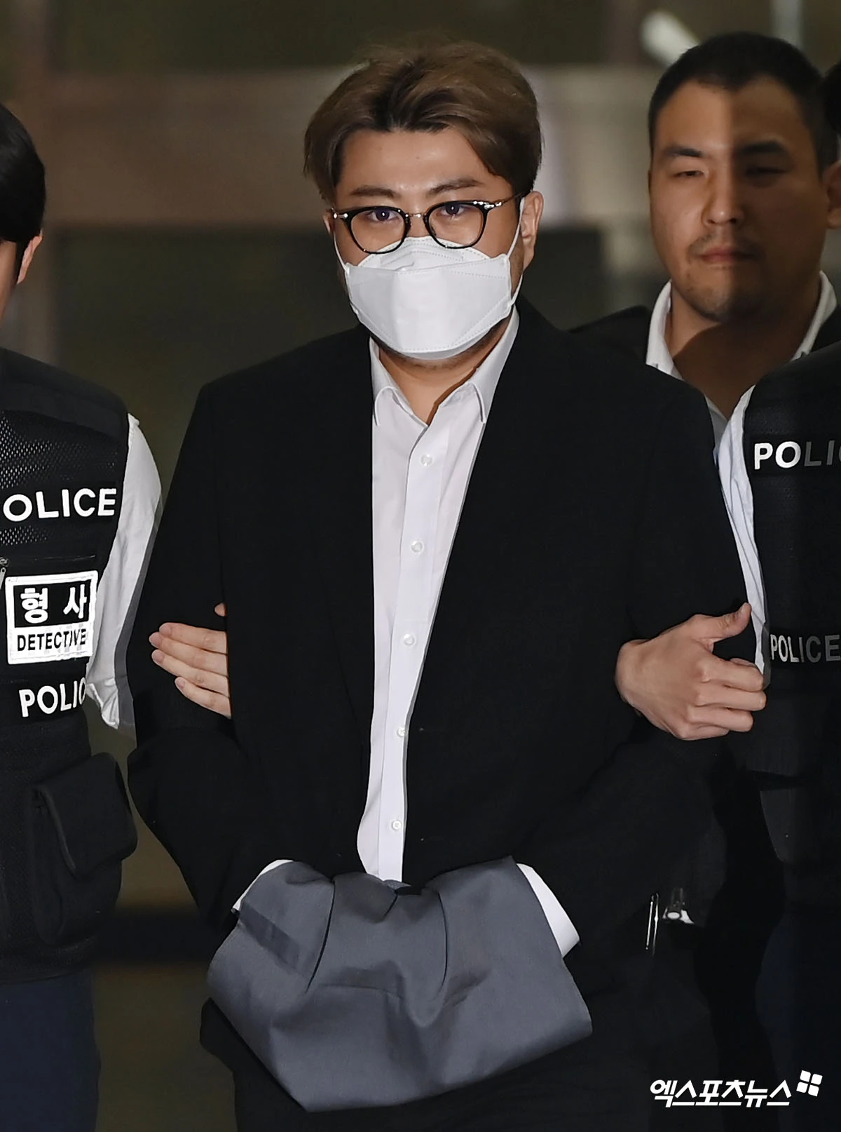 '음주 뺑소니' 구속 송치된 김호중