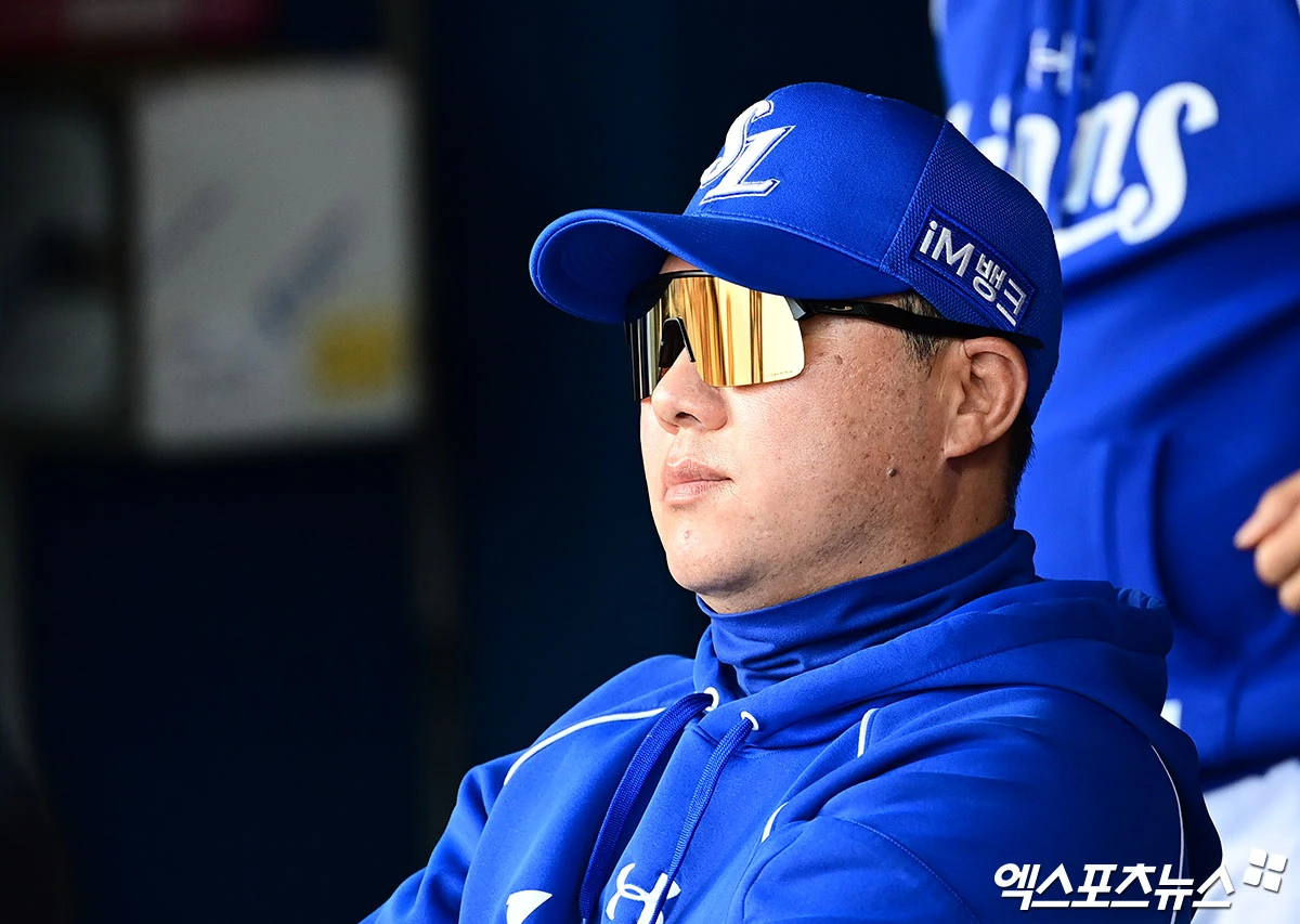 13일 오후 서울 송파구 잠실야구장에서 열린 '2026 신한 SOL Bank KBO리그' 삼성 라이온즈와 LG 트윈스의 경기, 삼성 박진만 감독이 더그아웃서 경기를 지켜보고 있다. 엑스포츠뉴스 DB