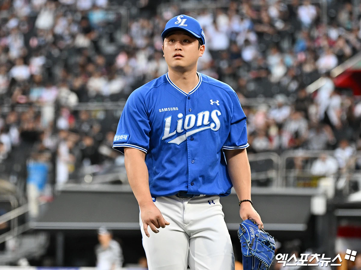9일 오후 수원KT위즈파크에서 열린 '2026 신한 SOL Bank KBO리그' 삼성 라이온즈와 KT 위즈의 경기, 2회말 수비를 마친 삼성 최원태가 더그아웃으로 향하고 있다. 엑스포츠뉴스 DB