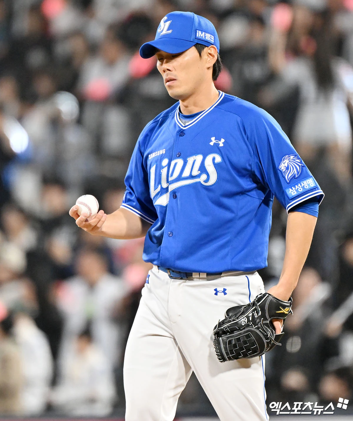 3일 오후 수원KT위즈파크에서 열린 '2026 신한 SOL Bank KBO리그' 삼성 라이온즈와 KT 위즈의 경기, 9회말 삼성 김재윤이 투구 준비를 하고 있다. 엑스포츠뉴스 DB