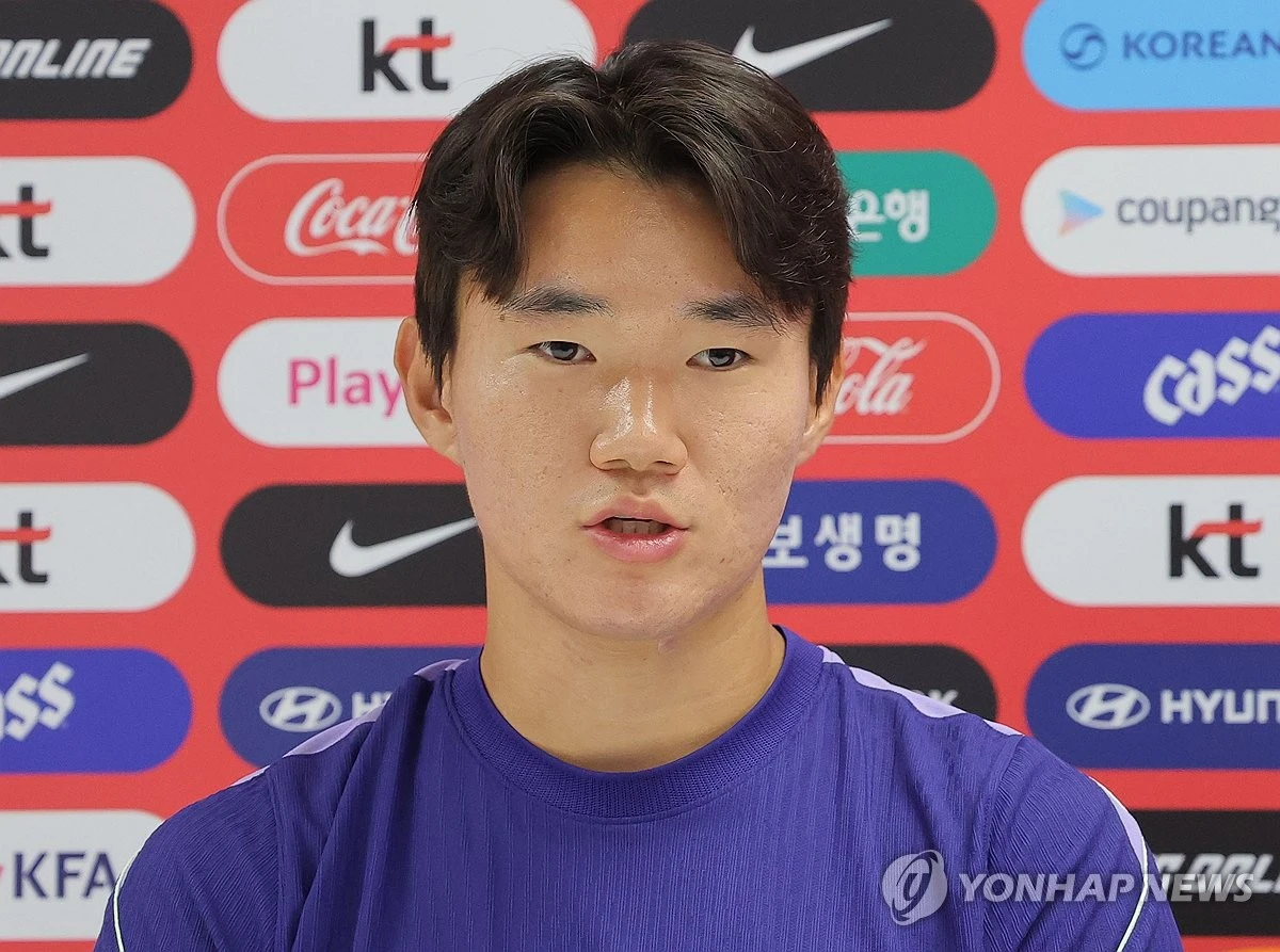 이기혁과 양현준, 그리고 엄지성이 오는 9월 일본에서 열리는 2026 아이치·나고야 아시안게임 남자축구 와일드카드로 발탁됐다. 대한축구협회는 9일 2026 아이치·나고야 아시안게임 남자축구 종목에 출전하는 23인 명단을 발표했다. 김명준, 이영준, 양민혁, 배준호, 김지수 등 유럽에서 뛰고 있는 선수들이 대다수 발탁된 가운데 이기혁, 양현준, 엄지성이 와일드카드로 선발돼 이름을 올렸다. 사진 연합뉴스