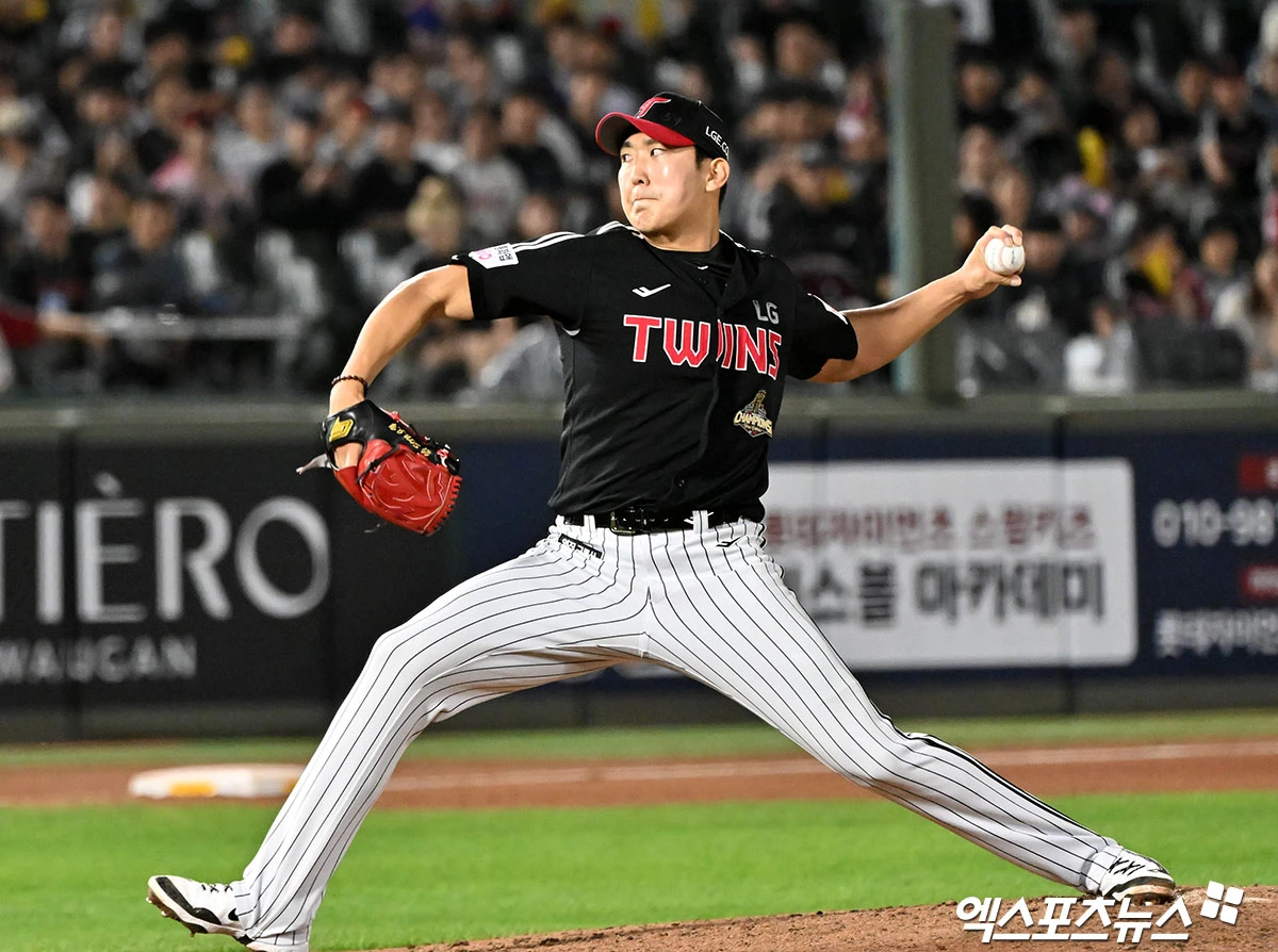 LG 트윈스 좌완 손주영이 9일 대구 삼성 라이온즈파크에서 열린 2026 신한 SOL KBO리그 삼성 라이온즈와의 팀 간 11차전에서 8회말 구원등판, 1이닝 1피안타 1피홈런 1볼넷 1실점으로 부진했다. 사진 엑스포츠뉴스 DB