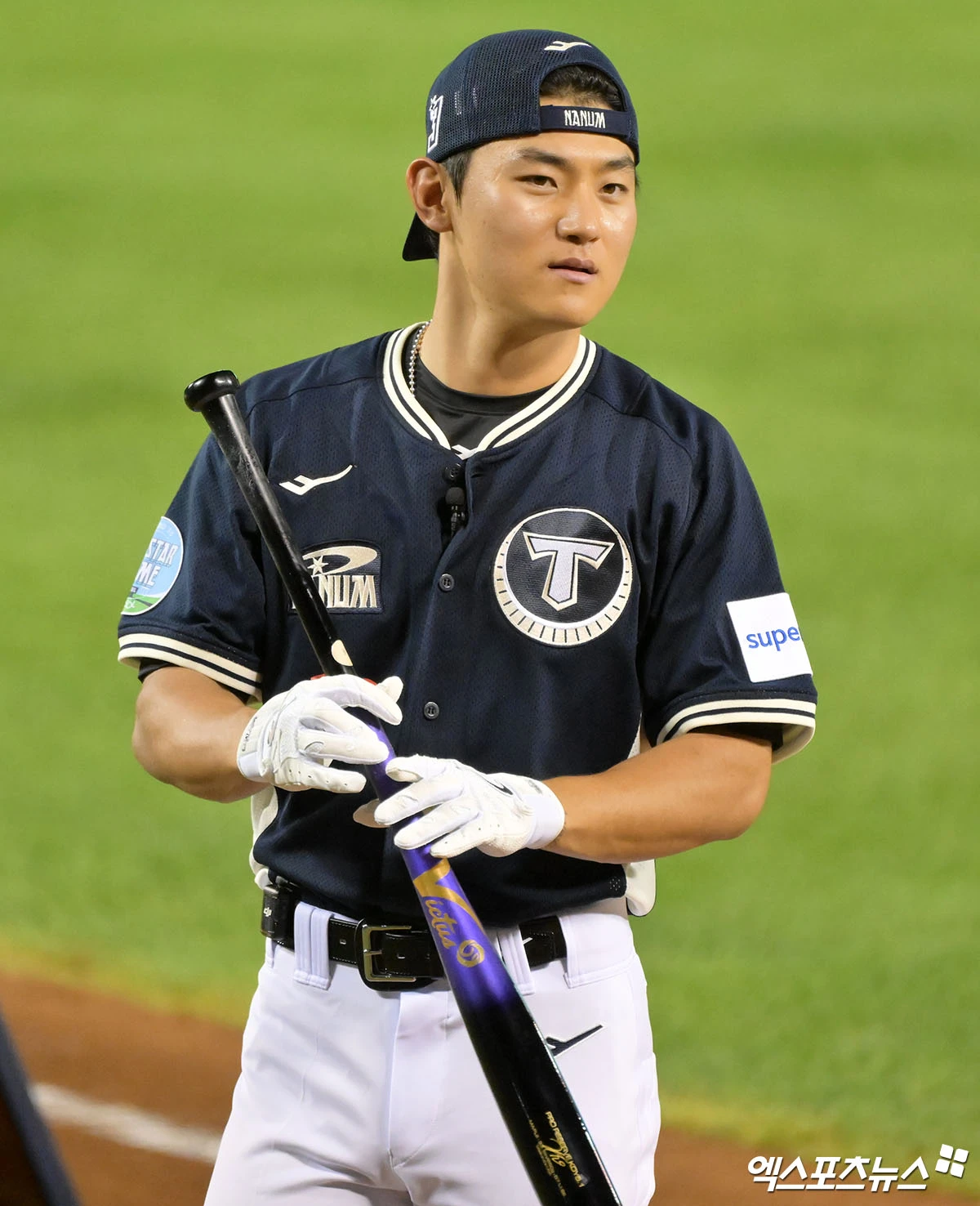 10일 오후 서울 송파구 잠실야구장에서 열린 '2026 신한 SOL KBO 올스타 프라이데이 홈런더비’에 출전한 KIA 김도영이 타격을 하고 있다. 잠실, 김한준·박지영 기자