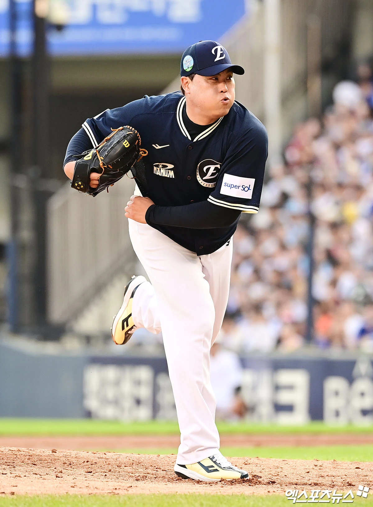11일 오후 서울 송파구 잠실야구장에서 열린 '2026 신한 SOL KBO 올스타전' 팀 나눔과 팀 드림의 경기, 2회말 나눔 류현진이 역투하고 있다. 잠실, 김한준·박지영 기자