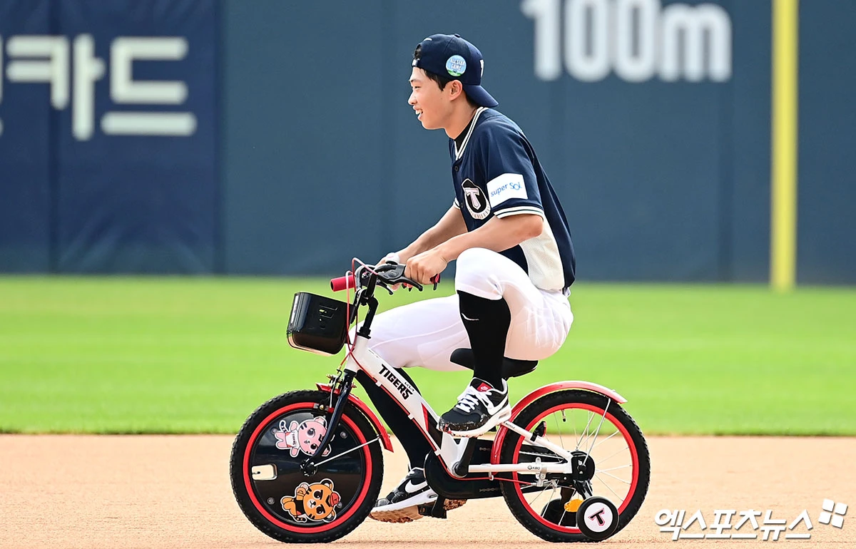 11일 오후 서울 송파구 잠실야구장에서 열리는 '2026 신한 SOL KBO 올스타전'에 앞서 썸머레이스에 출전한 KIA 박재현이 경기를 펼치고 있다. 잠실, 김한준·박지영 기자